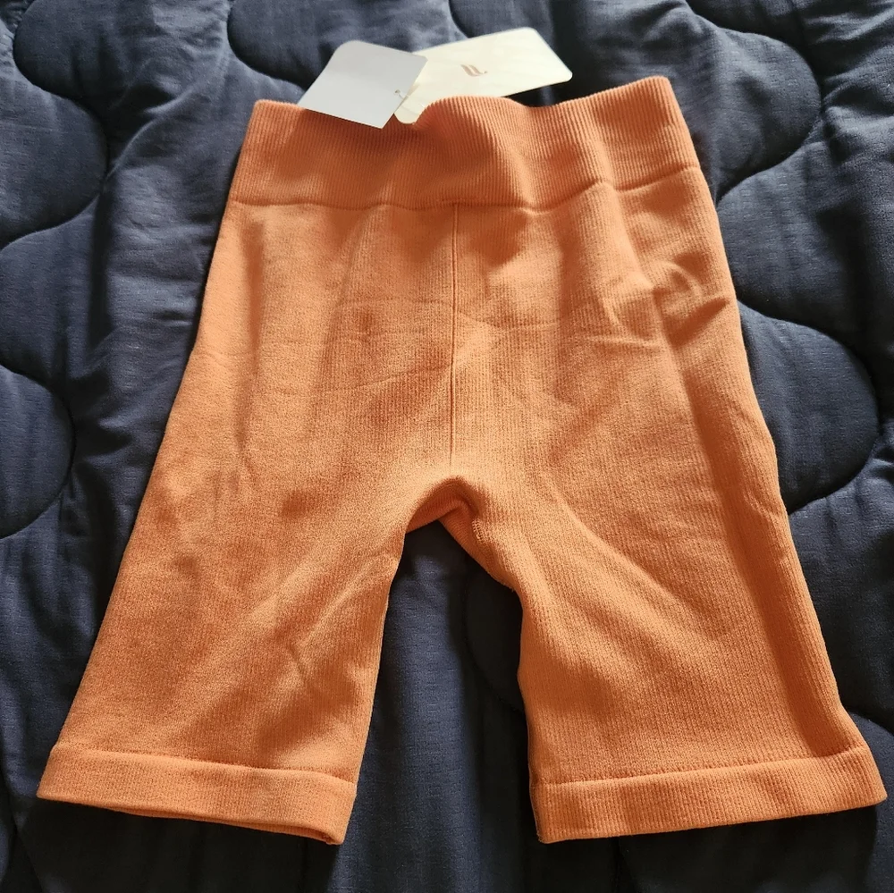 Fabletics - Picture 3 of 4